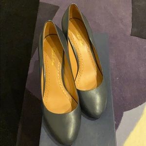 Brooks Brothers Round Toe Navy Leather Pumps 8.5